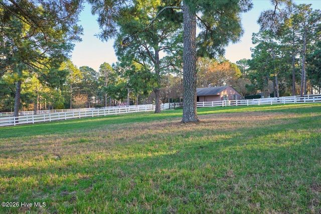 230 Old Dewberry Lane, Southern Pines, NC 28387