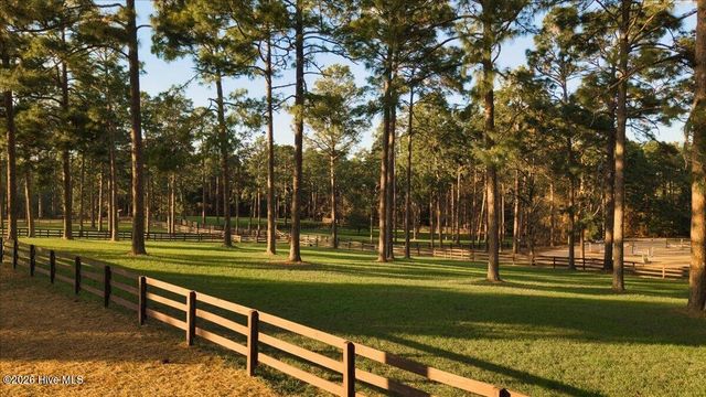 230 Old Dewberry Lane, Southern Pines, NC 28387