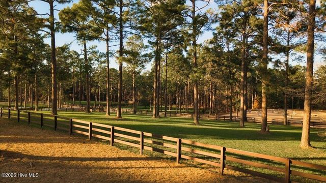 230 Old Dewberry Lane, Southern Pines, NC 28387