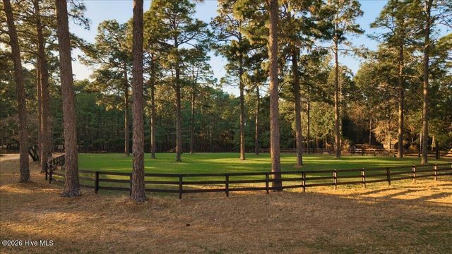 230 Old Dewberry Lane, Southern Pines, NC 28387