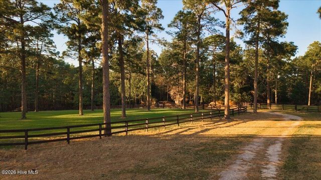 230 Old Dewberry Lane, Southern Pines, NC 28387