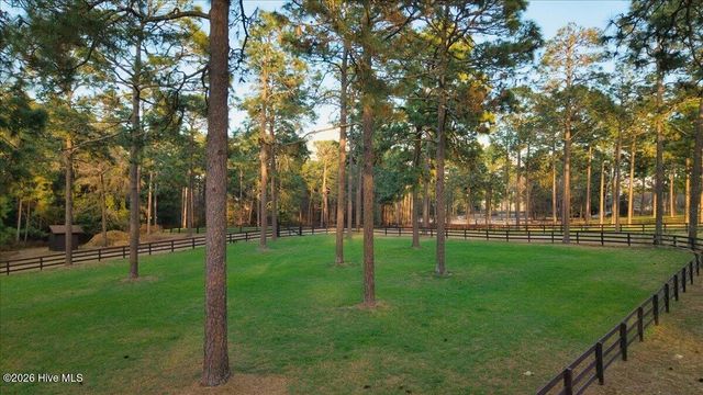 230 Old Dewberry Lane, Southern Pines, NC 28387