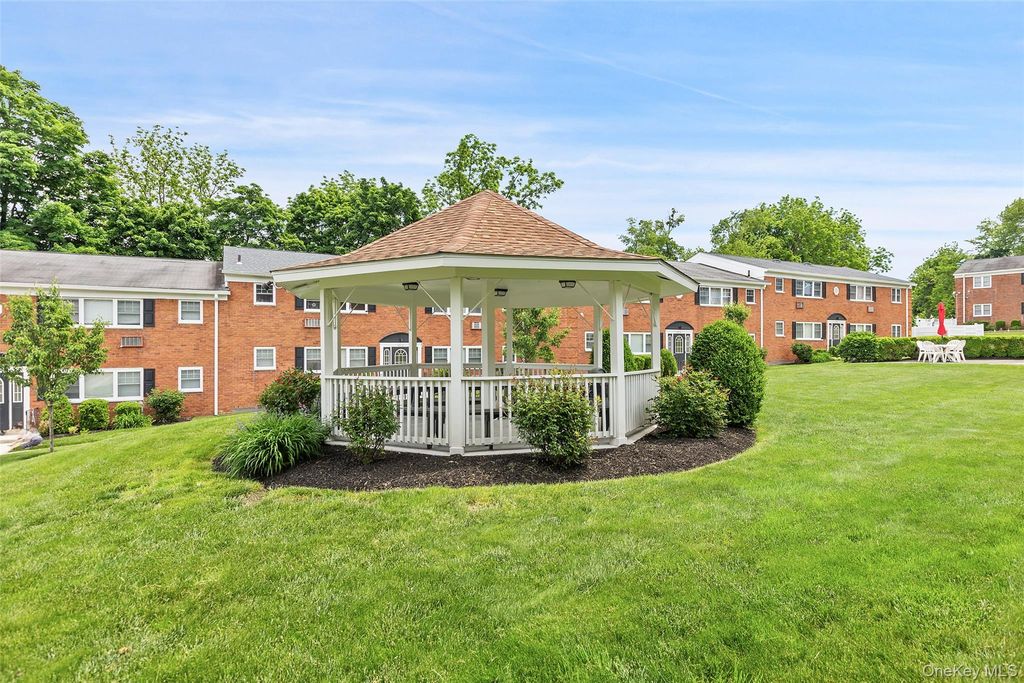1879 Crompond Road F3, Peekskill, NY 10566
