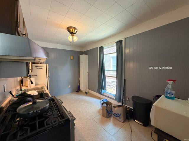 527 Henry Street, Huntington, IN 46750