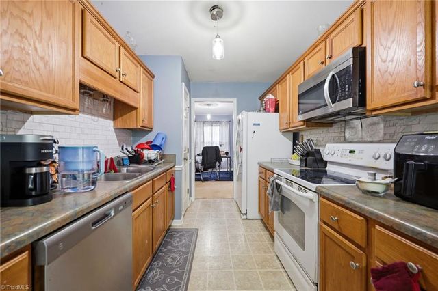 6951 Rangecrest Road, Belews Creek, NC 27009