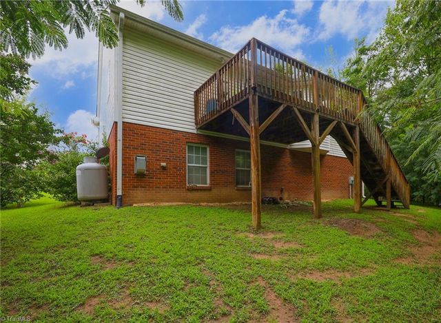 6951 Rangecrest Road, Belews Creek, NC 27009