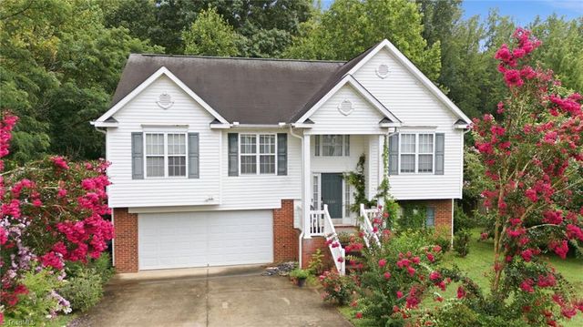 6951 Rangecrest Road, Belews Creek, NC 27009
