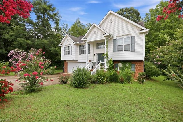 6951 Rangecrest Road, Belews Creek, NC 27009
