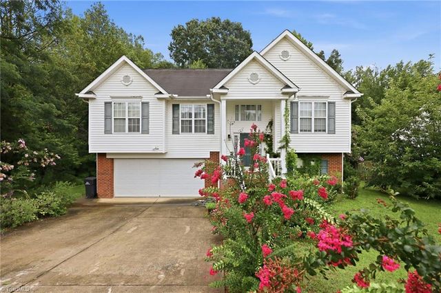 6951 Rangecrest Road, Belews Creek, NC 27009