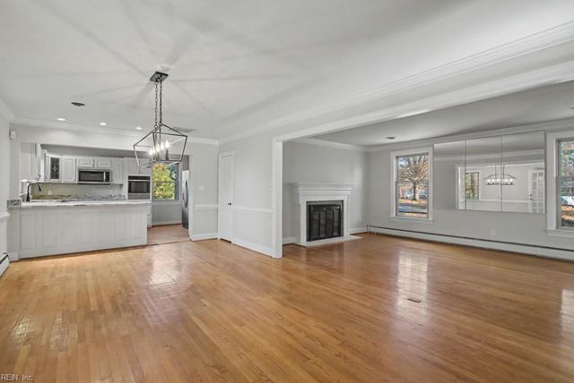 4049 Oak DR, Chesapeake, VA 23321