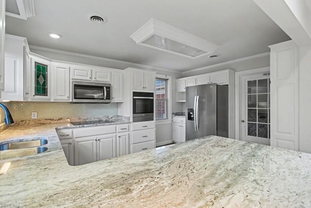 4049 Oak DR, Chesapeake, VA 23321