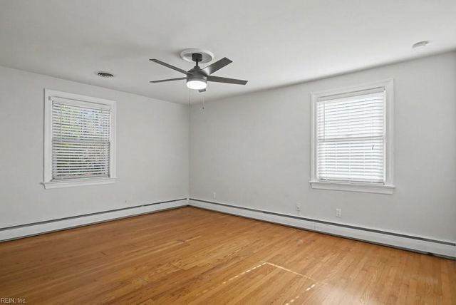 4049 Oak DR, Chesapeake, VA 23321