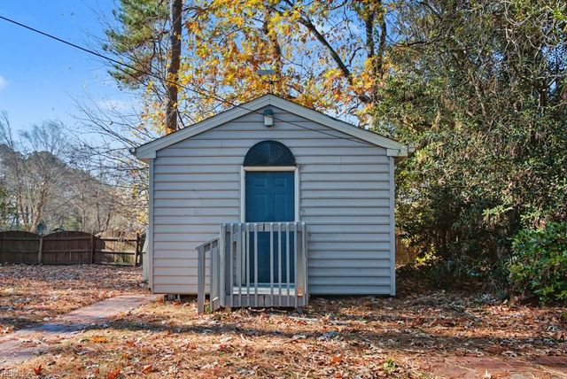 4049 Oak DR, Chesapeake, VA 23321