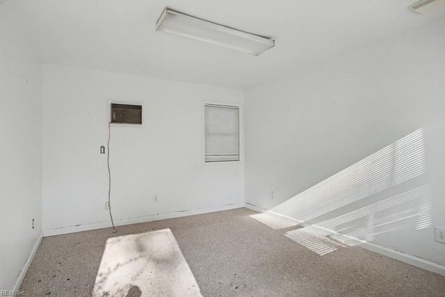 4049 Oak DR, Chesapeake, VA 23321