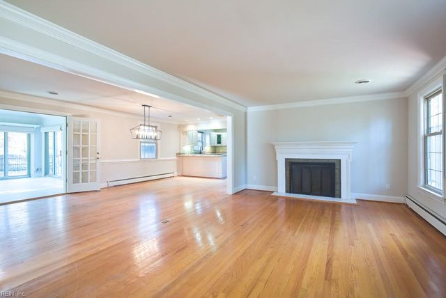 4049 Oak DR, Chesapeake, VA 23321