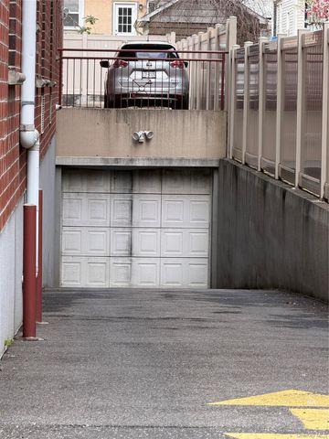 8515 120th Street 3F, Kew Gardens, NY 11415