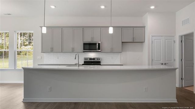 812 Fernwind Circle, Aberdeen, NC 28315