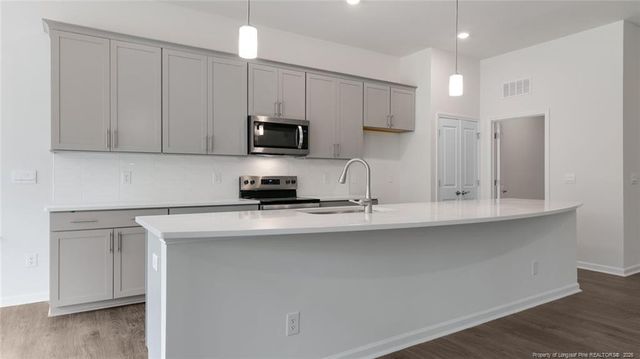 812 Fernwind Circle, Aberdeen, NC 28315