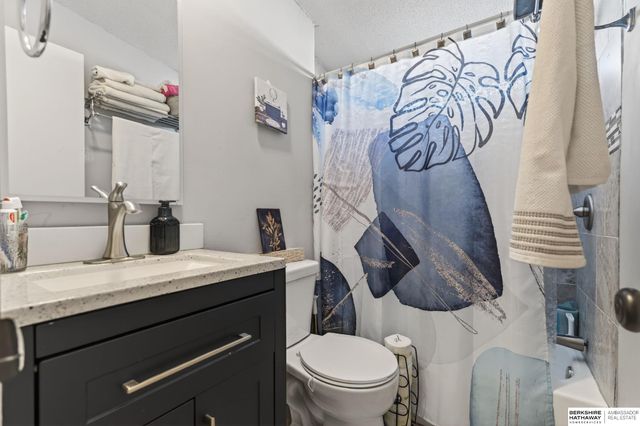 12845 Manderson Plaza Lot 217, Omaha, NE 68164