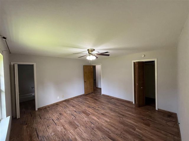 400 N Kingston Square, Lake Charles, LA 70611
