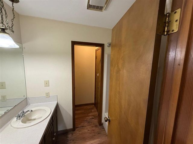 400 N Kingston Square, Lake Charles, LA 70611