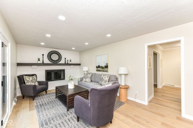 567 Hawthorne Drive, Carmel, IN 46033