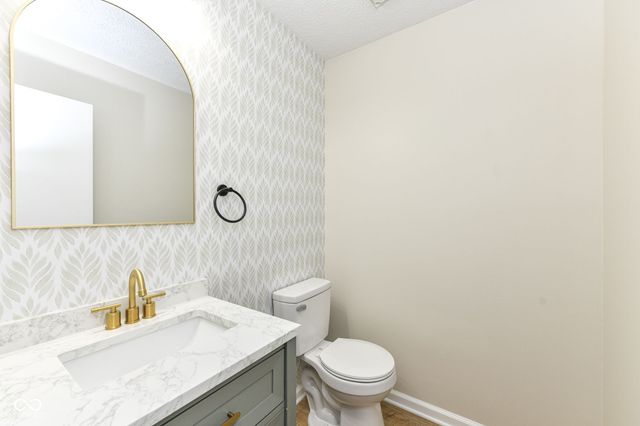 567 Hawthorne Drive, Carmel, IN 46033