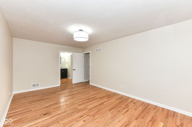 567 Hawthorne Drive, Carmel, IN 46033