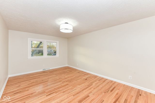 567 Hawthorne Drive, Carmel, IN 46033