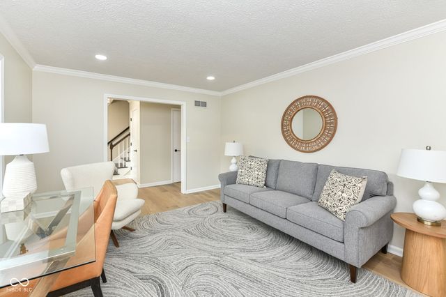 567 Hawthorne Drive, Carmel, IN 46033