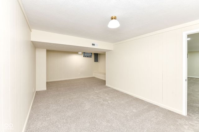 567 Hawthorne Drive, Carmel, IN 46033