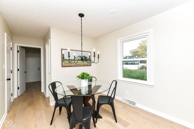 567 Hawthorne Drive, Carmel, IN 46033