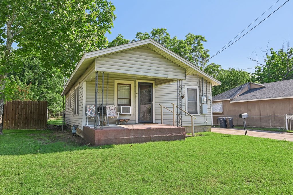 2509 Bird Street, Fort Worth, TX 76111 — photo 2