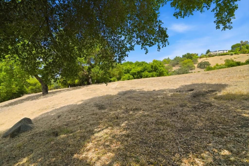 Image 10 of property listing at 0 View Oaks Way, San Jose, CA 95120