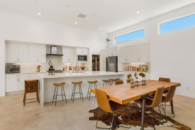 423 Fountain Drive, Palm Springs, CA 92262