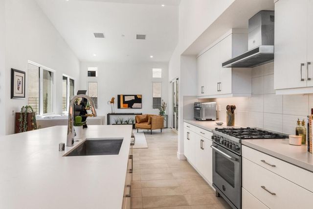 423 Fountain Drive, Palm Springs, CA 92262