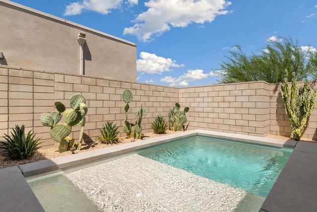 423 Fountain Drive, Palm Springs, CA 92262