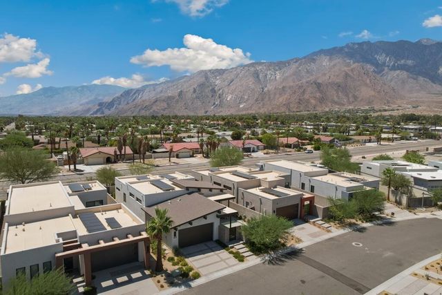 423 Fountain Drive, Palm Springs, CA 92262