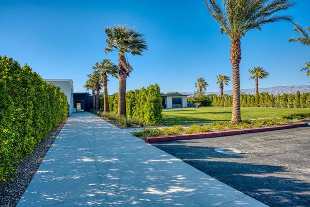 423 Fountain Drive, Palm Springs, CA 92262