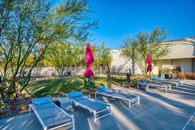 423 Fountain Drive, Palm Springs, CA 92262