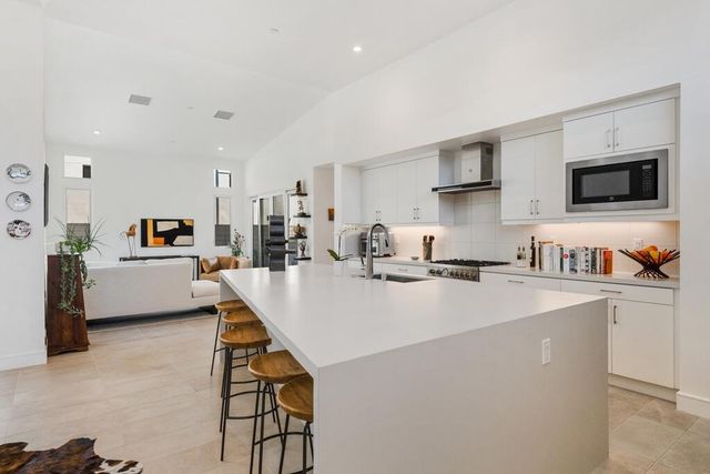 423 Fountain Drive, Palm Springs, CA 92262