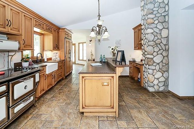 11 Craig Drive, South Huntington, NY 11746