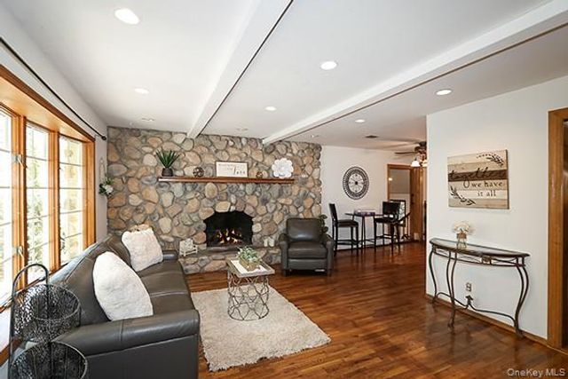 11 Craig Drive, South Huntington, NY 11746