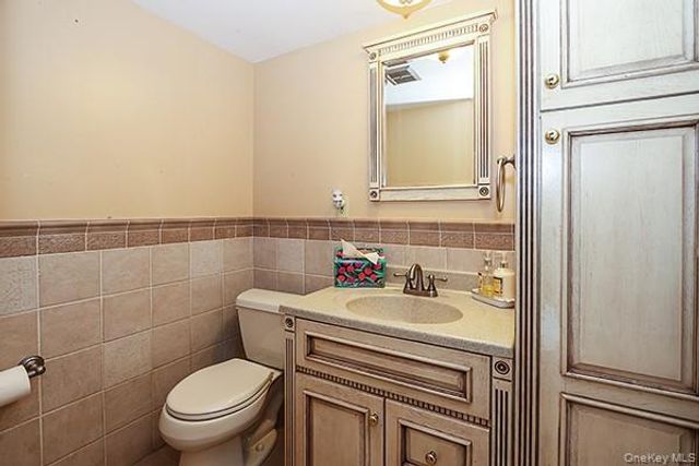 11 Craig Drive, South Huntington, NY 11746