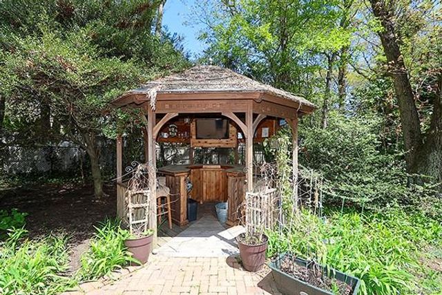 11 Craig Drive, South Huntington, NY 11746