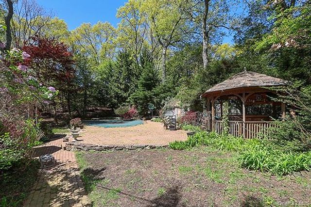 11 Craig Drive, South Huntington, NY 11746
