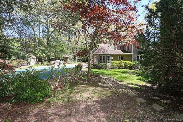 11 Craig Drive, South Huntington, NY 11746