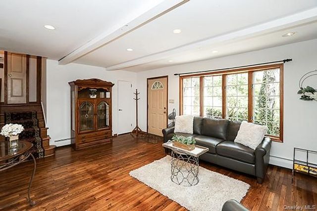 11 Craig Drive, South Huntington, NY 11746