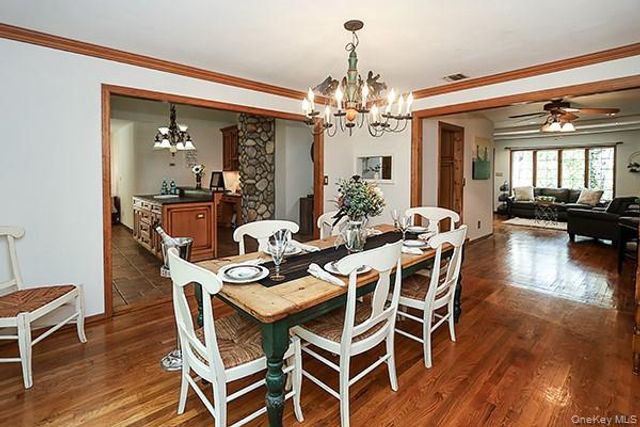 11 Craig Drive, South Huntington, NY 11746
