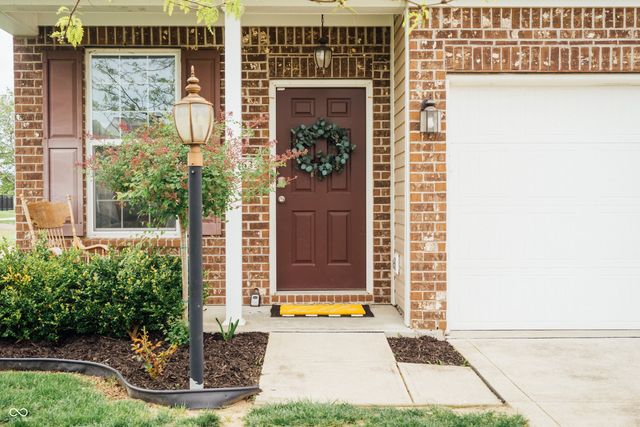 2263 Shadow Bend Drive, Columbus, IN 47201